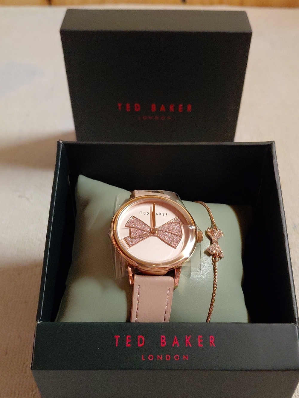 Ted Baker London Ladies Phylipa Iconic Watch And Bracelet Set-Damaged Box